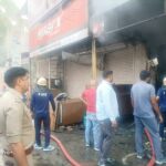 देहरादून : भारत ट्रेडर्स एंड डेकोरेशन के नाम से हैण्ड लूम की दुकान में आग लगी