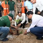 हरित हरिद्वार मुहिम को सार्थक करने के लिए जिलाधिकारी मयूर दीक्षित ने सिडकुल क्षेत्र में विश्व पर्यावरण दिवस के अवसर पर रुद्राक्ष का पौध किया रोपित