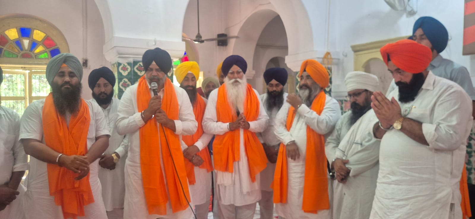 हरिद्वार :  कर्णप्रयाग में हुए सिख युवकों से जुड़े विवादित मामले को लेकर पंजाब से अकाली दल के नेताओं, विधायकों और प्रतिनिधियों का एक प्रतिनिधिमंडल हरिद्वार पहुंचा