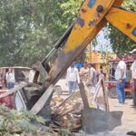 हरिद्वार में अतिक्रमण पर बड़ी कार्रवाई, रोडीबेलवाला क्षेत्र में चला नगर निगम का बुलडोजर