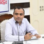 लगातार बारिश के चलते जिलाधिकारी मयूर दीक्षित ने सभी जिला स्तरीय अधिकारियों को अलर्ट रहने के दिए निर्देश