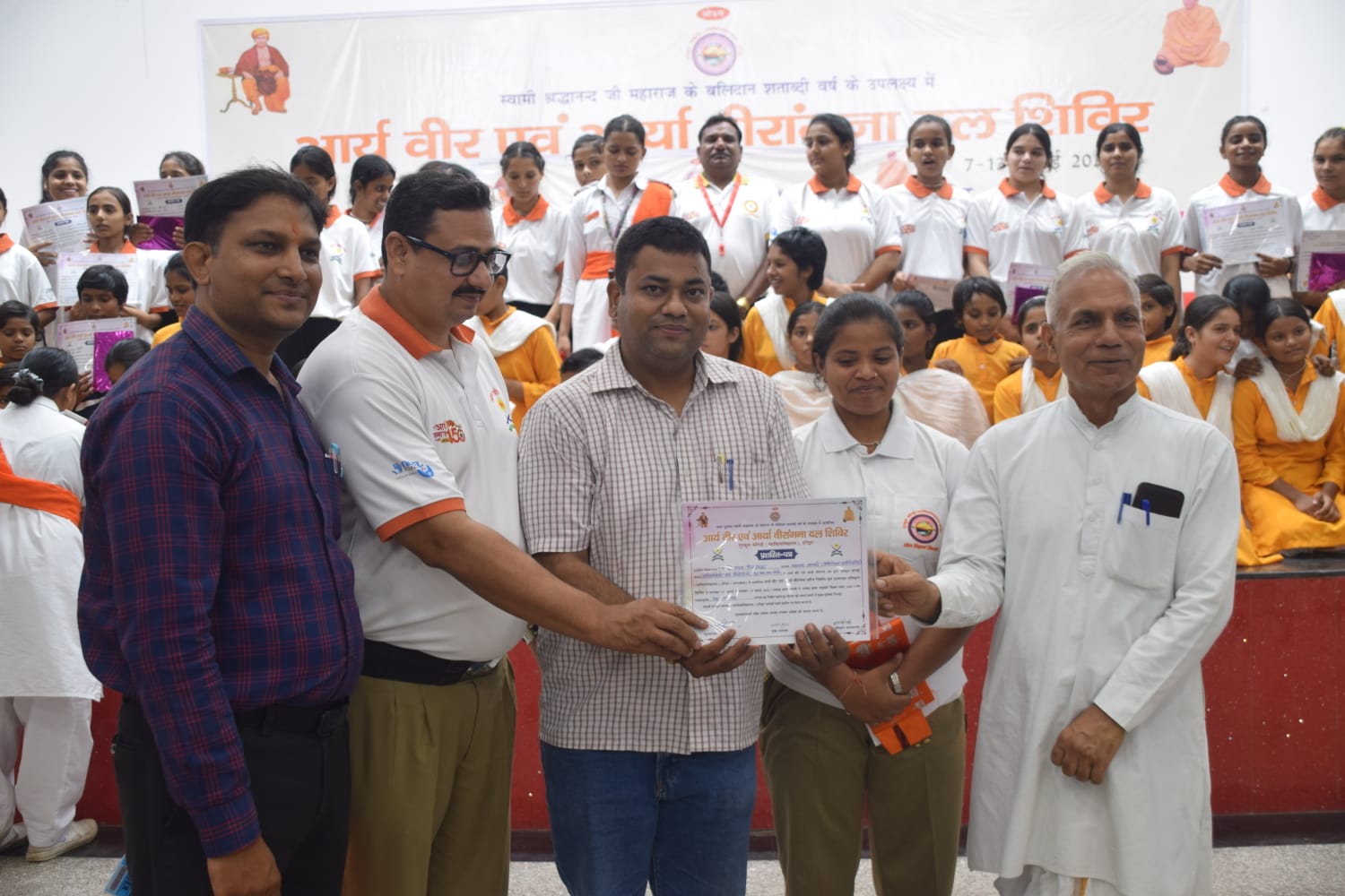 गुरुकुल कांगड़ी समविश्वविद्यालय में सप्ताह भर चले आर्य वीर एवं आर्या वीरांगना शिविर का भव्य समापन समारोह सम्पन्न हुआ